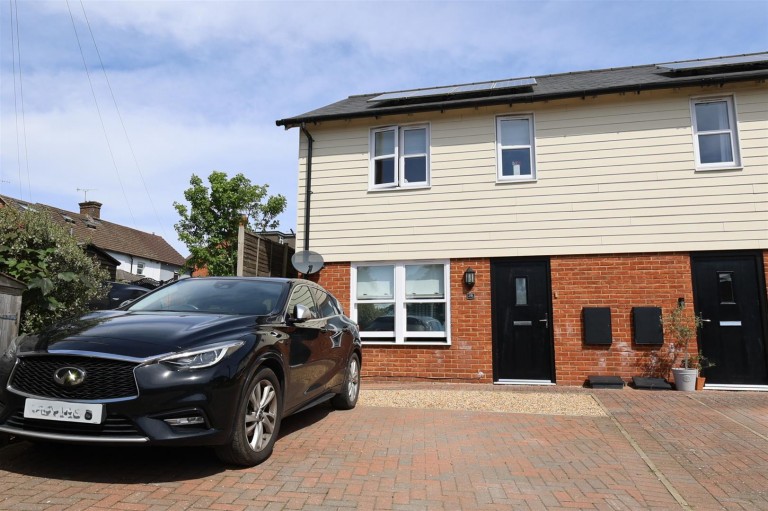 Station Road, Borough Green