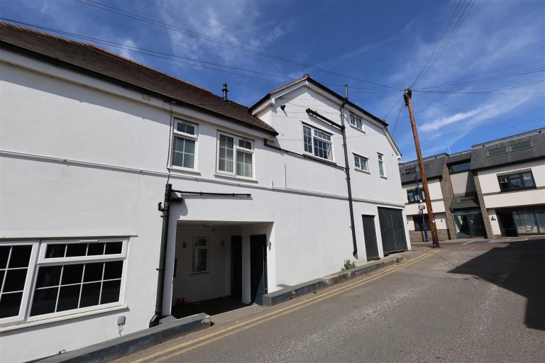 Top Flat, St. John`s Hill, Sevenoaks